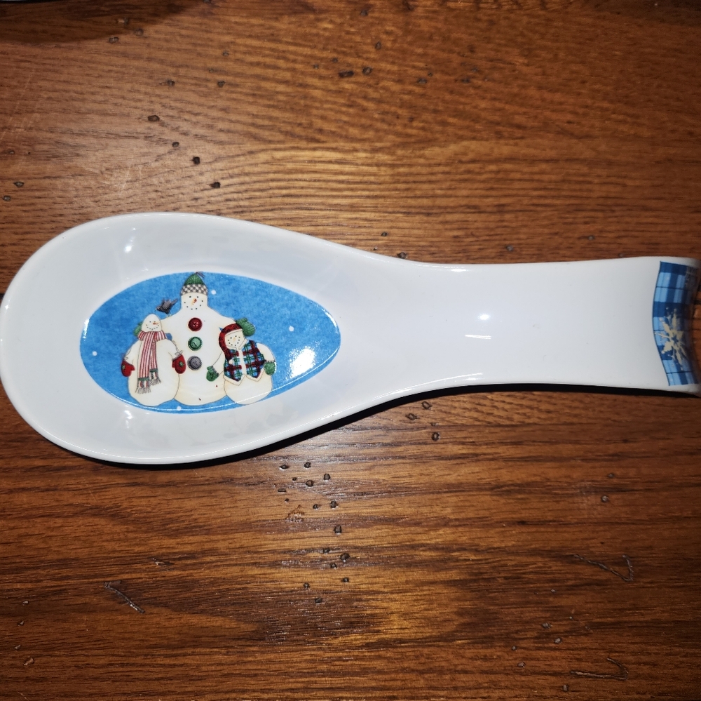 Debbie Mumm Sakura “Snowflakes” Spoon Rest – Vintage Holiday Kitchen Stoneware